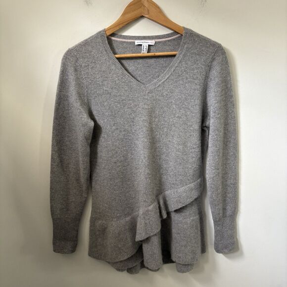 Isaac Mizrahi Women’s Cashmere Sweater XS Gray Long Sleeve Ruffled Pullover Cozy - Picture 1 of 8
